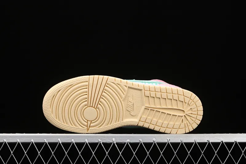 All categories Air Jordan Jordan series basketball shoes Air Jordan 1 Mid Air Jordan 1 Mid GS AJ1 Joe 1 Ice Cream Zhongbang Basketball Shoes DD1666-100